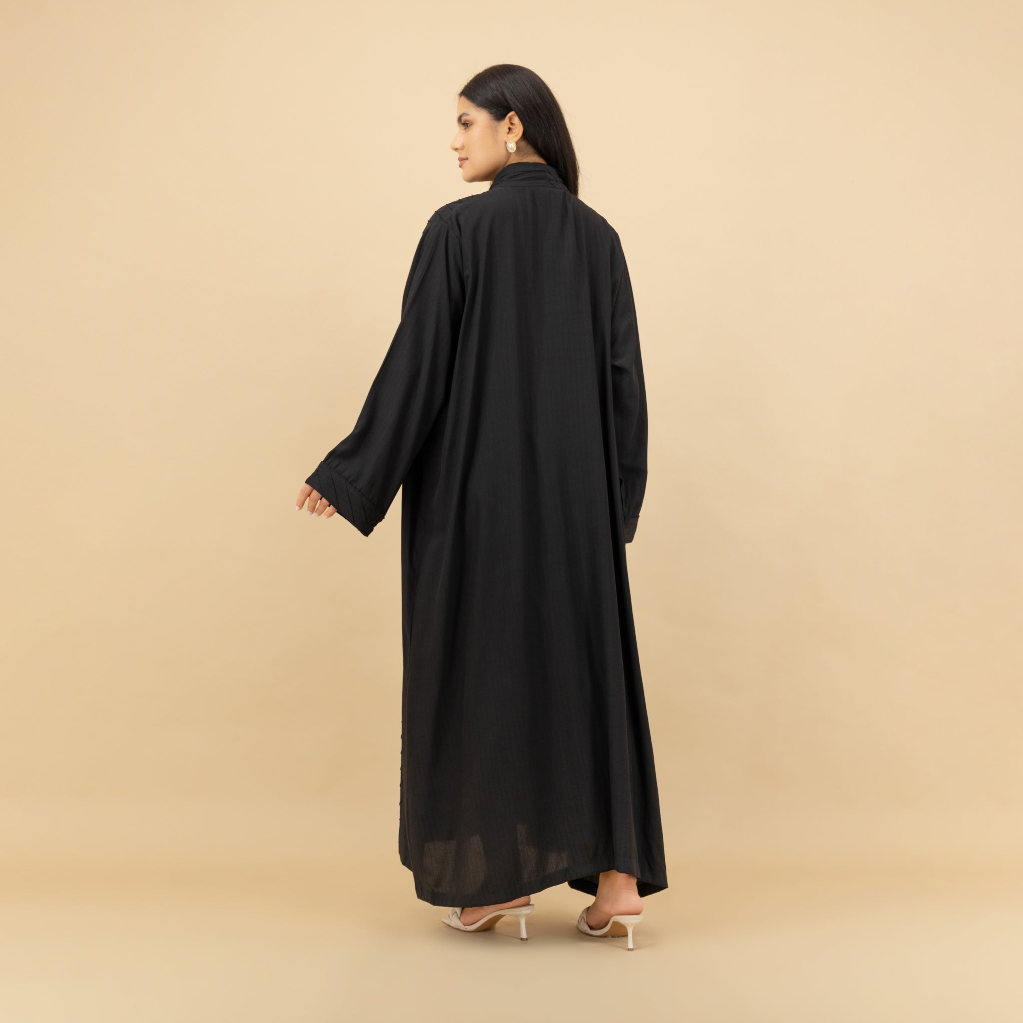 Echoes in Silence (Black)